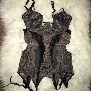 Victoria’s Secret lingerie 34C